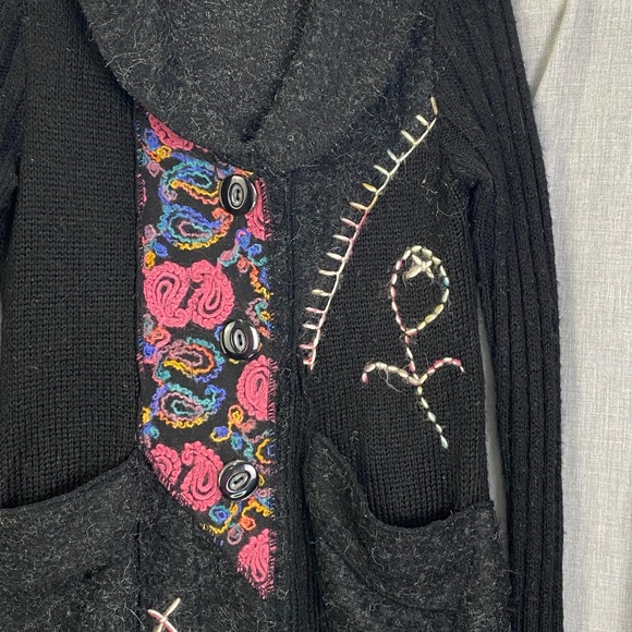 Liquid by Sioni Cardigan M Shawl Collar Embroidered Whimsical Artsy Knit - Picture 5 of 13